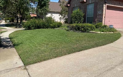 Photo of Isaiah E.'s yard after getting lawn care in Rowlett, TX