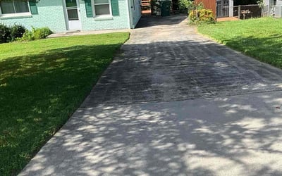 Photo of Debbie S.'s yard after getting lawn care in Kennesaw, GA