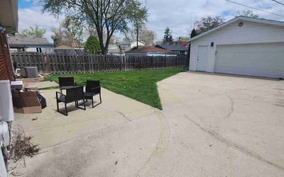 Photo of Desiree V.'s yard after getting lawn care in Elmhurst, IL