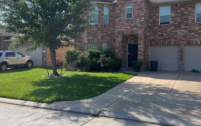 Photo of leila O.'s yard after getting lawn care in Spring, TX