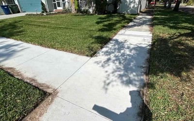 Photo of Devin F.'s yard after getting lawn care in Destin, FL