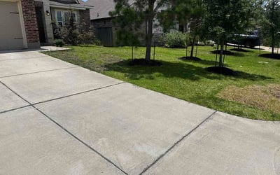 Photo of Kiffany B.'s yard after getting lawn care in Mount Holly, NC