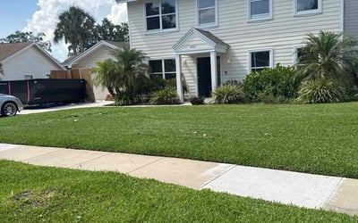 Photo of Miguel S.'s yard after getting lawn care in Orlando, FL