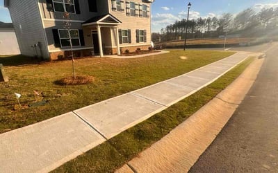 Photo of Anissa B.'s yard after getting lawn care in Anniston, AL