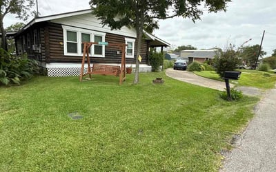 Photo of Mario G.'s yard after getting lawn care in Jamaica, NY