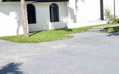 Photo of Martin R.'s yard after getting lawn care in Miami, FL