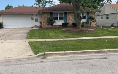 Photo of Noble C.'s yard after getting lawn care in Streamwood, IL