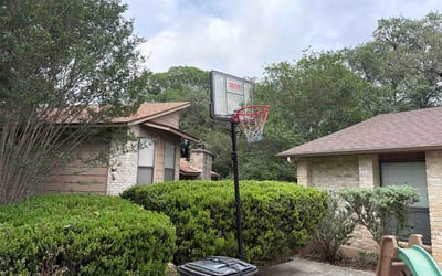 Photo of Leslie S.'s yard after getting lawn care in Reynoldsburg, OH