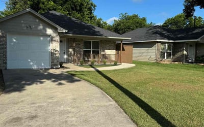 Photo of Jamie M.'s yard after getting lawn care in Cleburne, TX