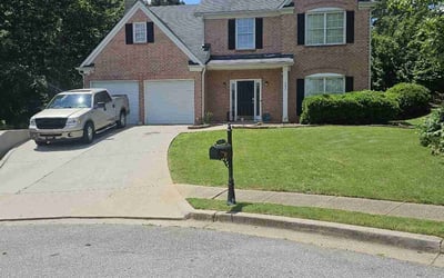 Photo of Lisa C.'s yard after getting lawn care in Rossville, GA