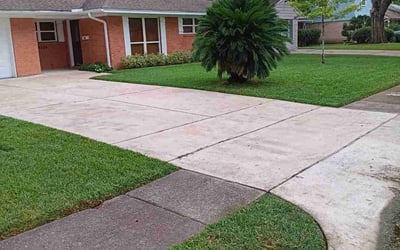 Photo of Gary B.'s yard after getting lawn care in Sealy, TX