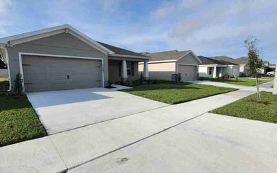 Photo of Stacie A.'s yard after getting lawn care in Haines City, FL