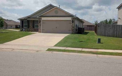 Photo of Rachel C.'s yard after getting lawn care in Lansing, MI