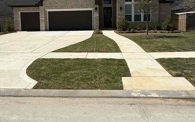 Photo of Steven P.'s yard after getting lawn care in Freeport, TX