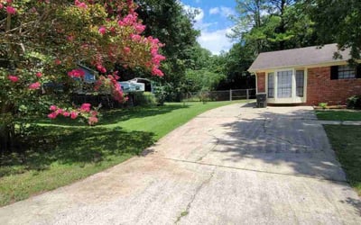 Photo of Sandra W.'s yard after getting lawn care in Gardendale, AL