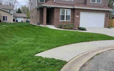 Photo of Sarah L.'s yard after getting lawn care in Midlothian, IL