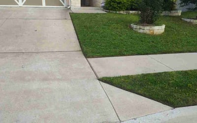 Photo of Stephany G.'s yard after getting lawn care in Buckeye, AZ