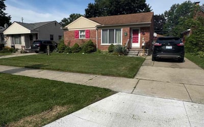Photo of Alfredo C.'s yard after getting lawn care in Hialeah, FL