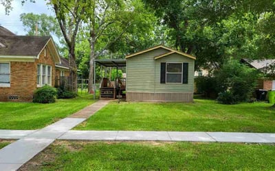 Photo of Reginald D.'s yard after getting lawn care in Bethesda, MD