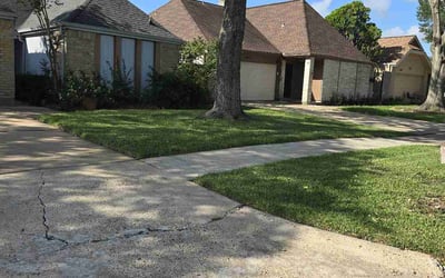 Photo of Dianna G.'s yard after getting lawn care in Stafford, TX