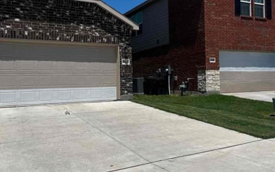 Photo of Mark j.'s yard after getting lawn care in Avondale, AZ