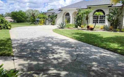 Photo of Devon G.'s yard after getting lawn care in Winter Springs, FL