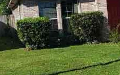 Photo of Debbie L.'s yard after getting lawn care in Perkasie, PA