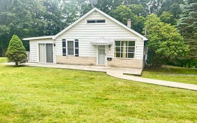 Photo of Lastarr C.'s yard after getting lawn care in Eastpointe, MI