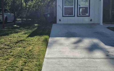 Photo of Terri C.'s yard after getting lawn care in Granada Hills, CA