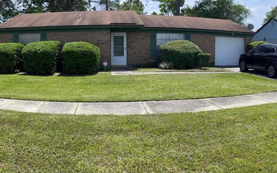 Photo of Walter H.'s yard after getting lawn care in Jacksonville, FL