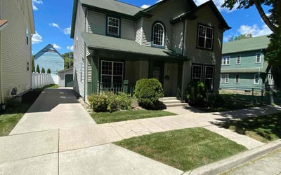 Photo of Angela G.'s yard after getting lawn care in Milwaukee, WI