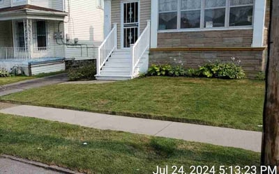Photo of Rob L.'s yard after getting lawn care in Sugar Land, TX