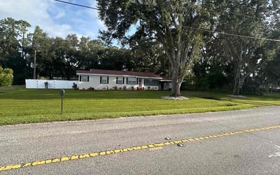 Photo of Nayoun L.'s yard after getting lawn care in Plant City, FL