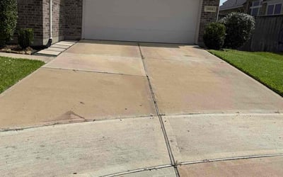 Photo of Kebrina R.'s yard after getting lawn care in Yulee, FL