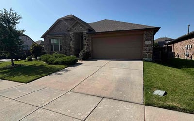 Photo of Tameira H.'s yard after getting lawn care in Rosharon, TX