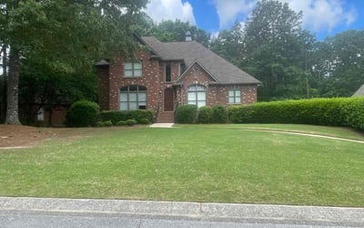 Photo of Akilah B.'s yard after getting lawn care in Center Point, AL