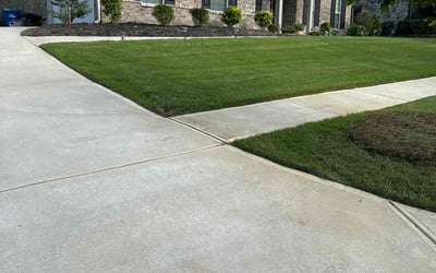 Photo of Mashunda B.'s yard after getting lawn care in College Park, GA