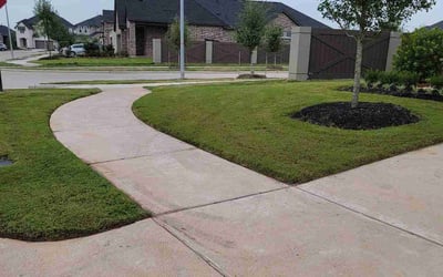 Photo of Jeffrey R.'s yard after getting lawn care in Central Point, OR