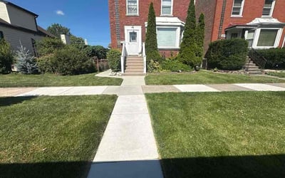 Photo of Judy R.'s yard after getting lawn care in Brookfield, IL