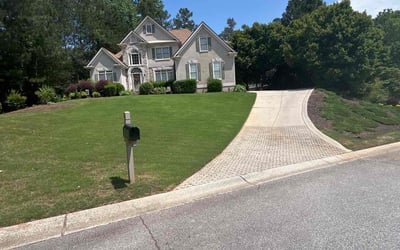 Photo of Eva H.'s yard after getting lawn care in Englewood, CO