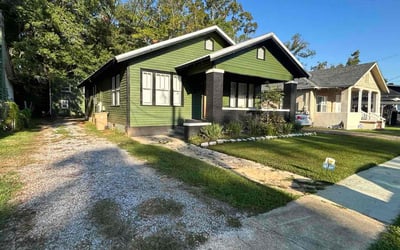 Photo of Jessica M.'s yard after getting lawn care in Mobile, AL