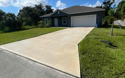 Photo of Anne w.'s yard after getting lawn care in Indialantic, FL