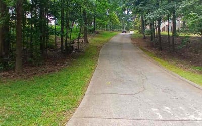 Photo of Cindi R.'s yard after getting lawn care in Danbury, CT