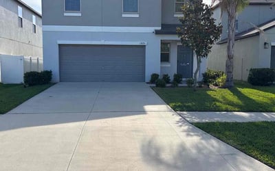 Photo of Ann-Maria C.'s yard after getting lawn care in Riverview, FL