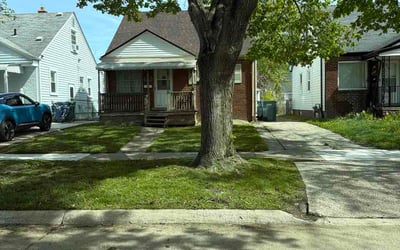 Photo of Rheanna P.'s yard after getting lawn care in Springdale, AR