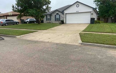 Photo of Jeff C.'s yard after getting lawn care in Bloomington, IL