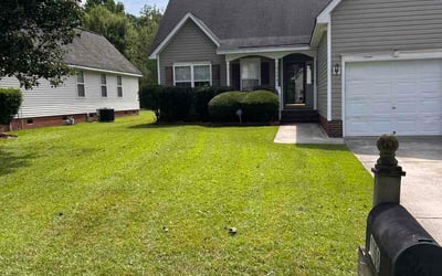 Photo of Darnell O.'s yard after getting lawn care in Rialto, CA