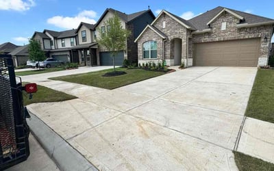 Photo of Karyn B.'s yard after getting lawn care in Perth Amboy, NJ