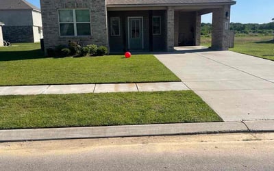 Photo of Lora G.'s yard after getting lawn care in Zachary, LA