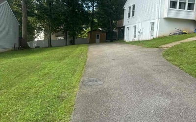 Photo of Jackie S.'s yard after getting lawn care in Waco, TX